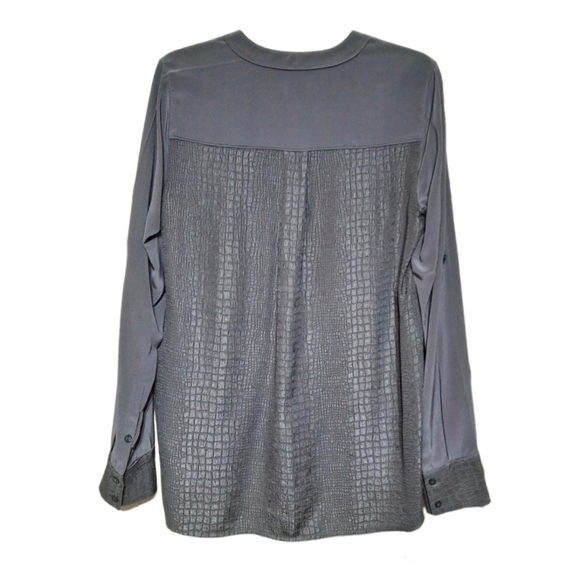 VINCE Silk Crocodile Embossed Blouse Long Tab Sleeve Grey Gray Top Button Down S - Picture 4 of 16